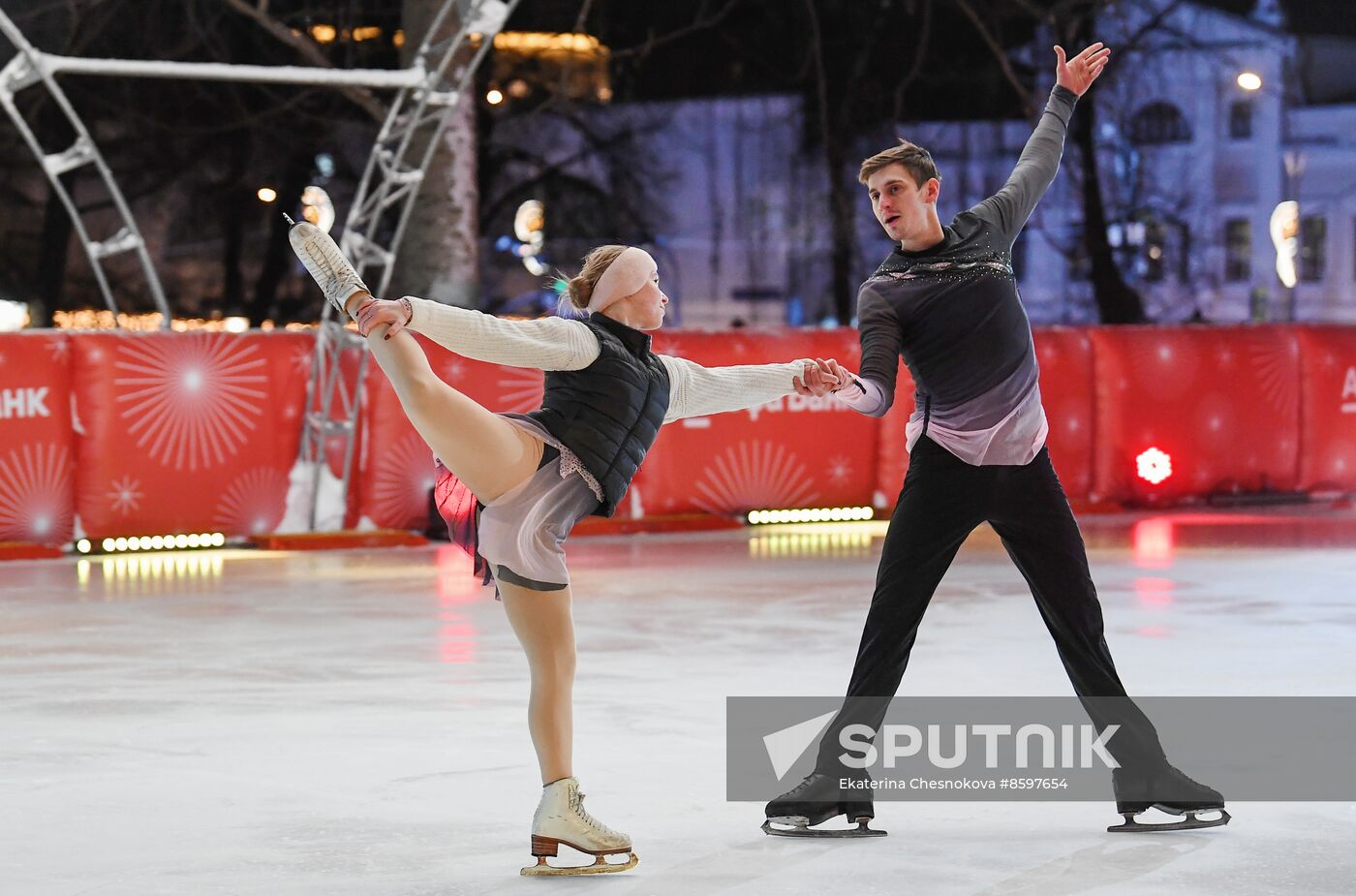 Celebrating Old New Year with Ilya Averbukh in Hermitage Garden