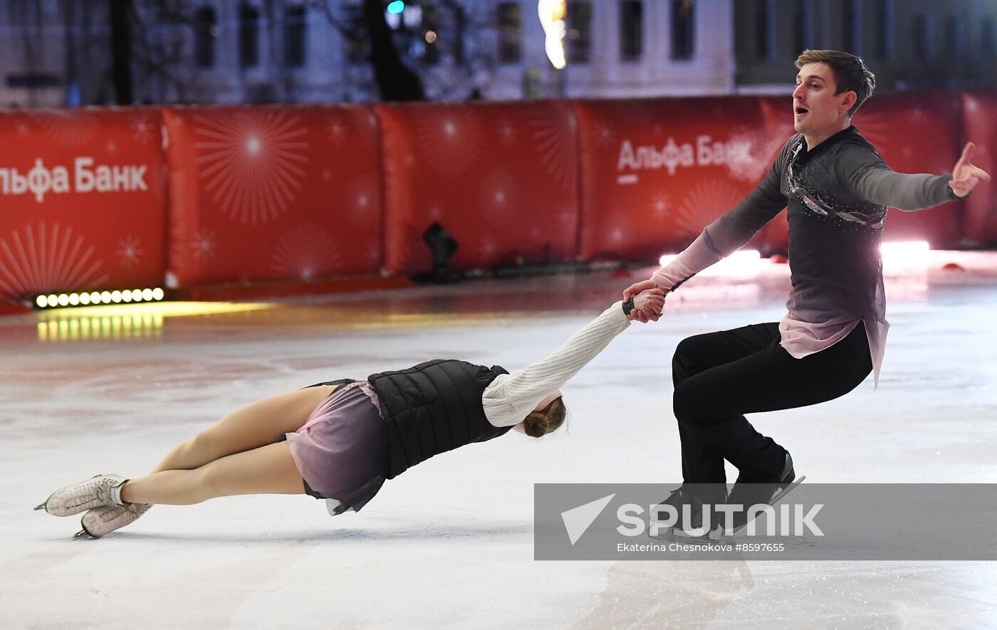 Celebrating Old New Year with Ilya Averbukh in Hermitage Garden