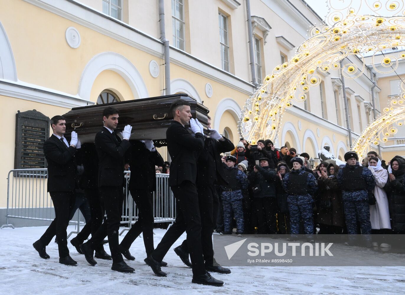 Russia Actor Solomin Death