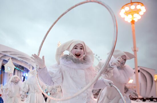 The International RUSSIA EXPO Forum and Exhibition. Winter Street Theater Festival. Main outdoor stage. Location: Russia, Moscow. Author: Alexey Nikolskiy/Sputnik. RUSSIA EXPO. Winter Street Theater Festival