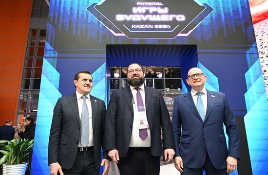 RUSSIA EXPO. Minister of Digital Development, Communications and Mass Media Maksut Shadayev at stands