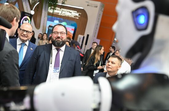 RUSSIA EXPO. Minister of Digital Development, Communications and Mass Media Maksut Shadayev at stands