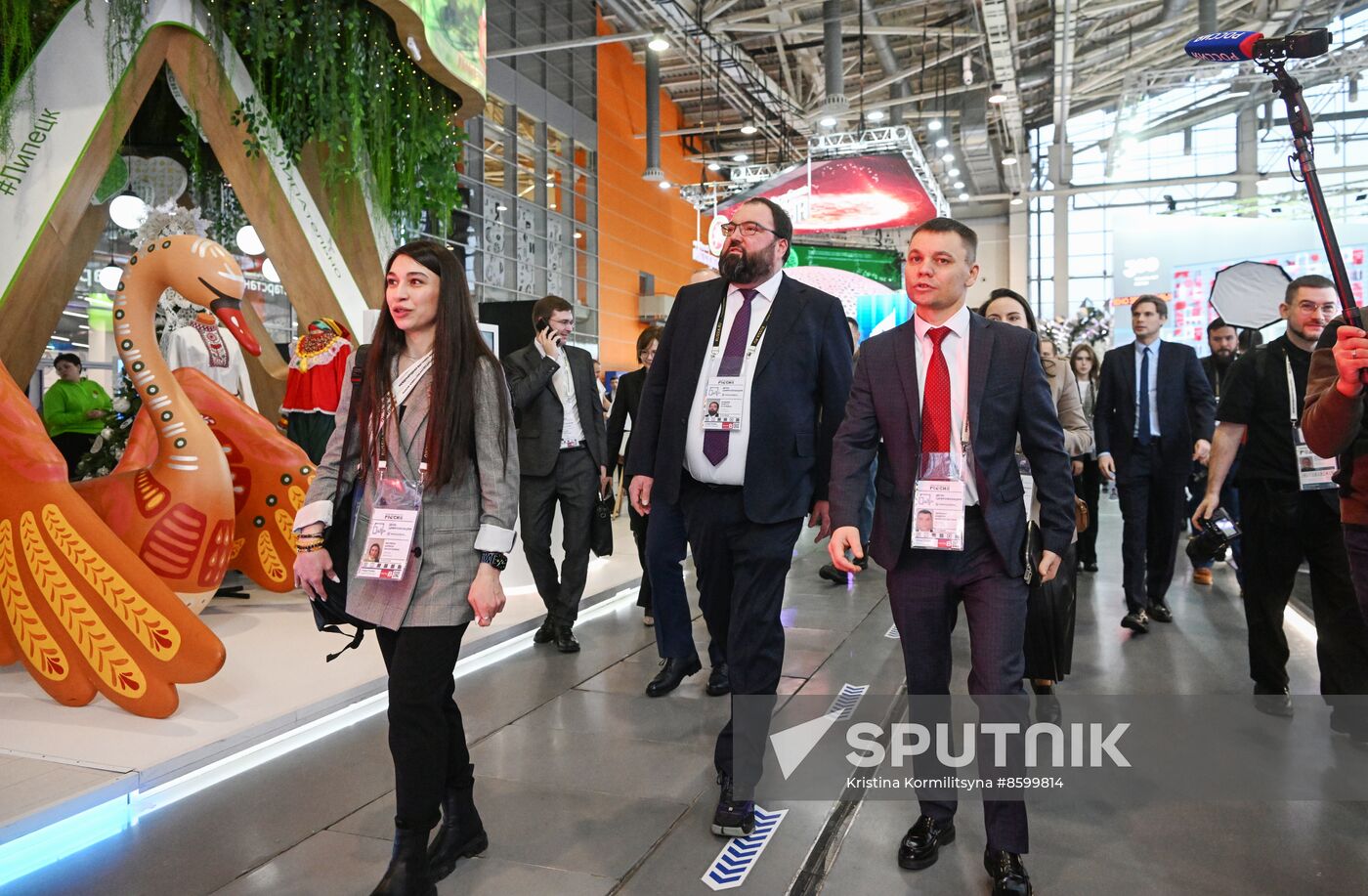 RUSSIA EXPO. Minister of Digital Development, Communications and Mass Media Maksut Shadayev at stands