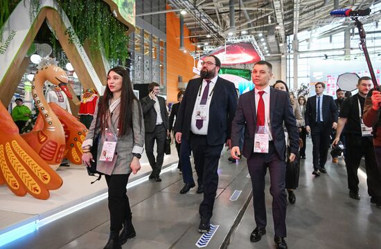 RUSSIA EXPO. Minister of Digital Development, Communications and Mass Media Maksut Shadayev at stands