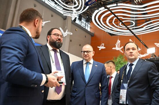 RUSSIA EXPO. Minister of Digital Development, Communications and Mass Media Maksut Shadayev at stands