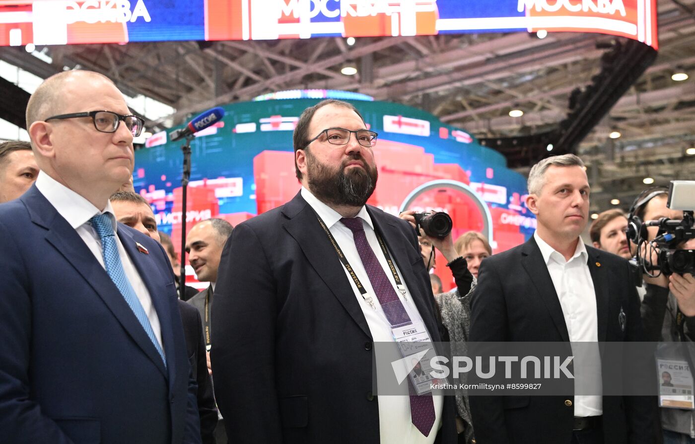 RUSSIA EXPO. Minister of Digital Development, Communications and Mass Media Maksut Shadayev at stands