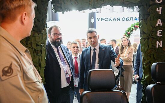 RUSSIA EXPO. Minister of Digital Development, Communications and Mass Media Maksut Shadayev at stands
