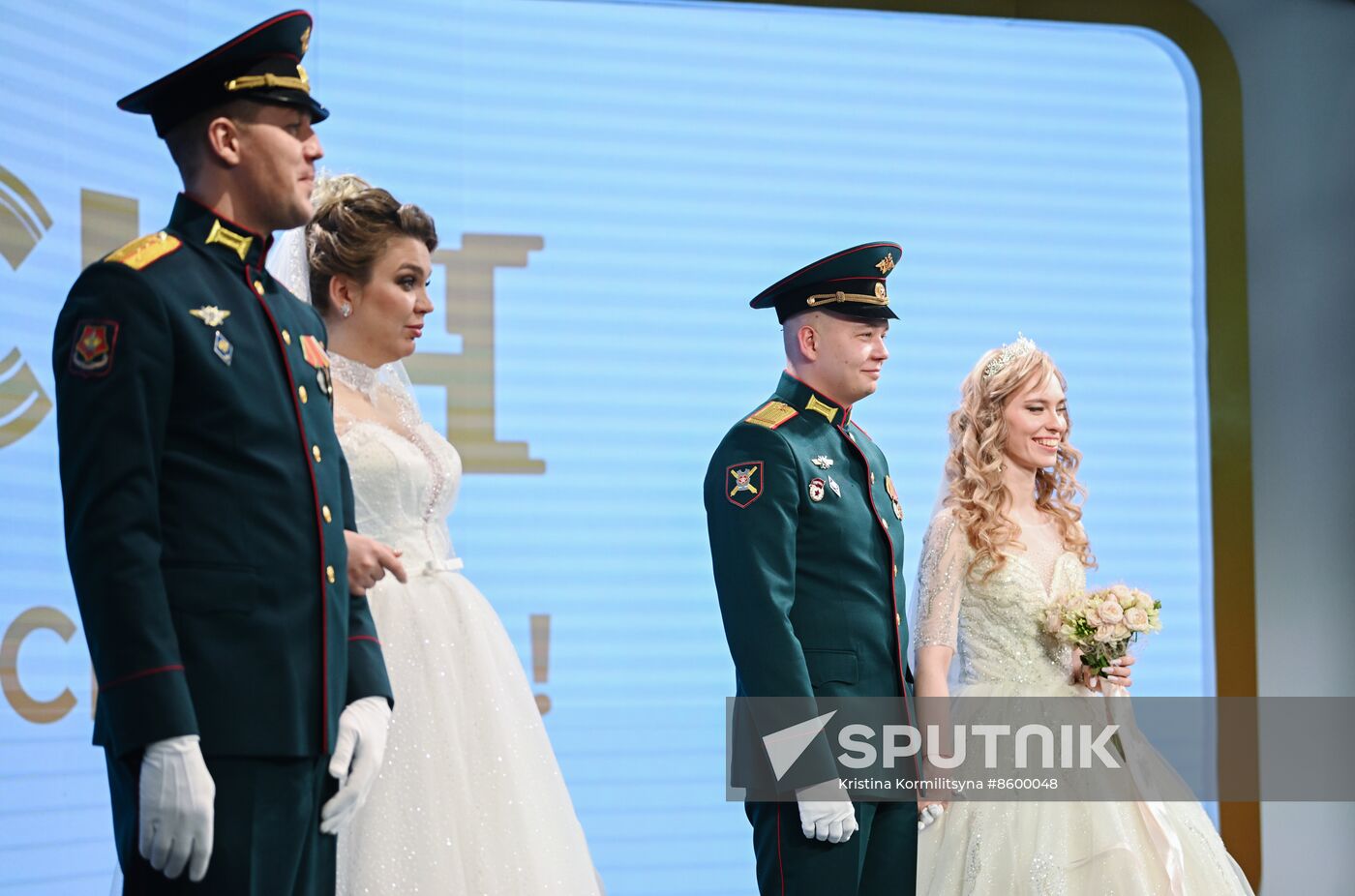 RUSSIA EXPO. Two couples from South Urals get married