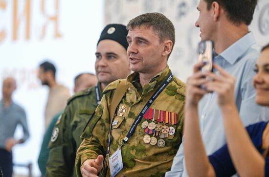 RUSSIA EXPO. Two couples from South Urals get married