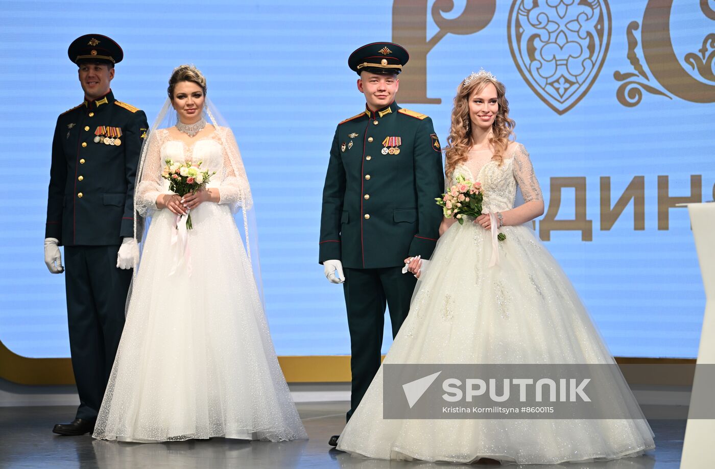 RUSSIA EXPO. Two couples from South Urals get married