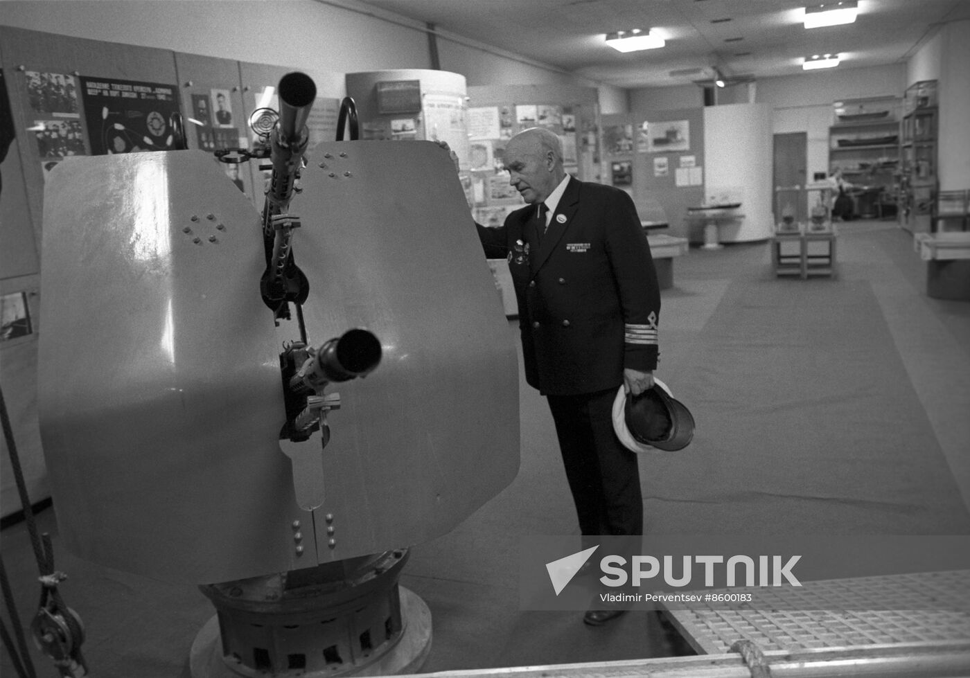 Memorial meeting in Arkhangelsk to honor arrival of Dervish, first allied convoy