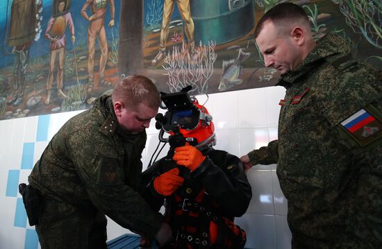 Russia Engineer Divers Training