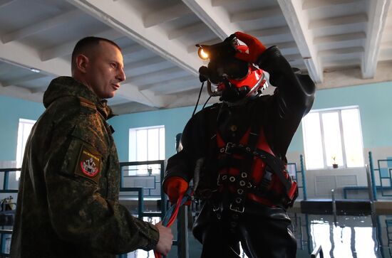 Russia Engineer Divers Training