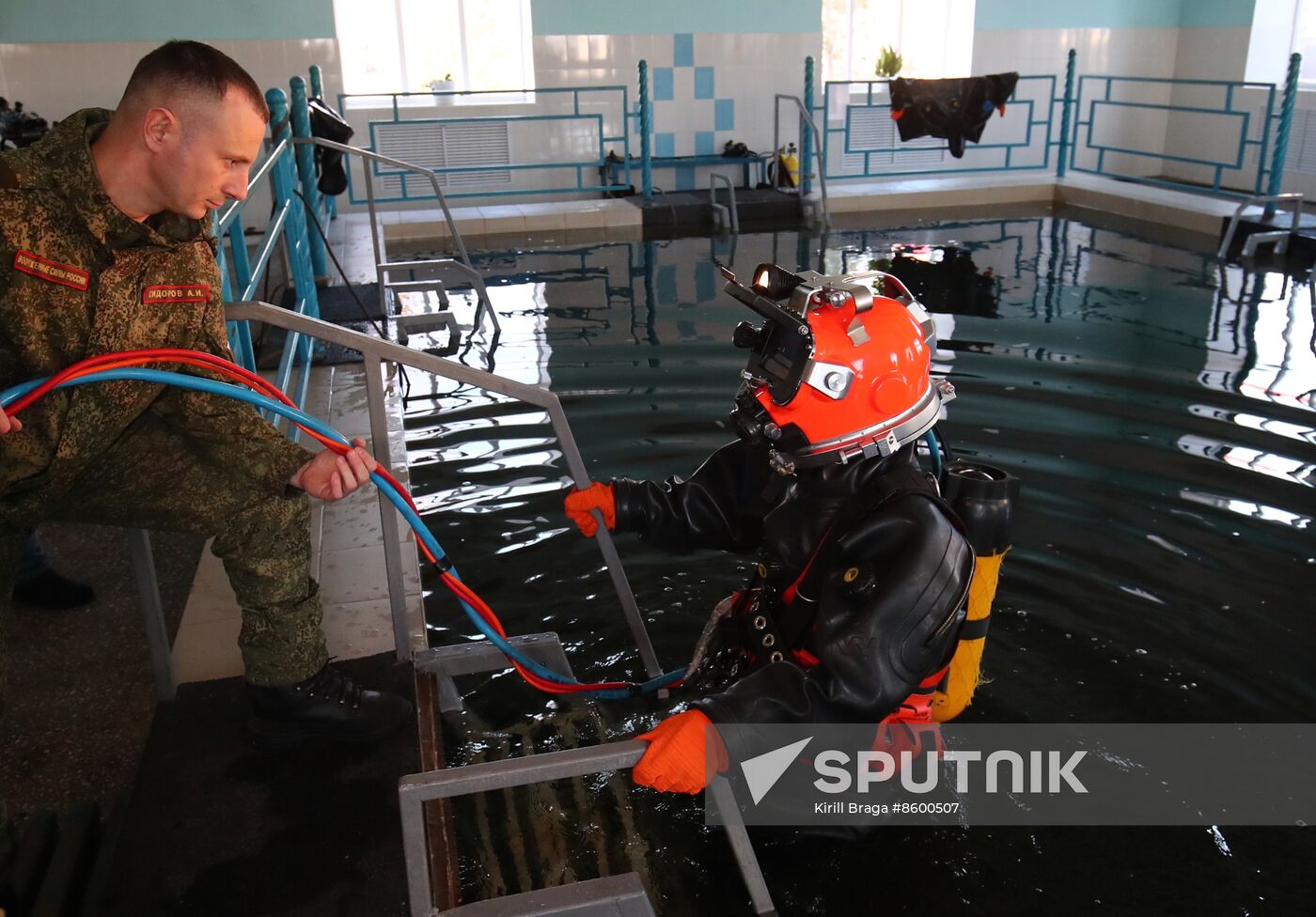 Russia Engineer Divers Training