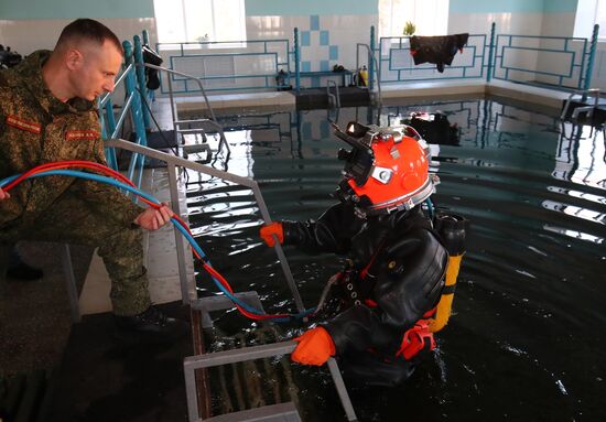 Russia Engineer Divers Training