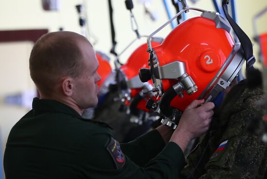 Russia Engineer Divers Training