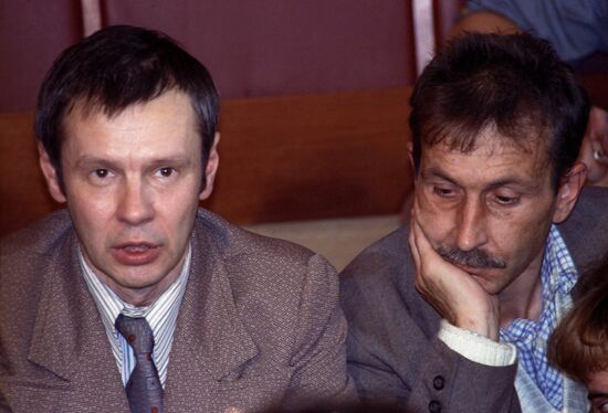 Political prisoners' news conference in Sobesednik weekly's editorial office