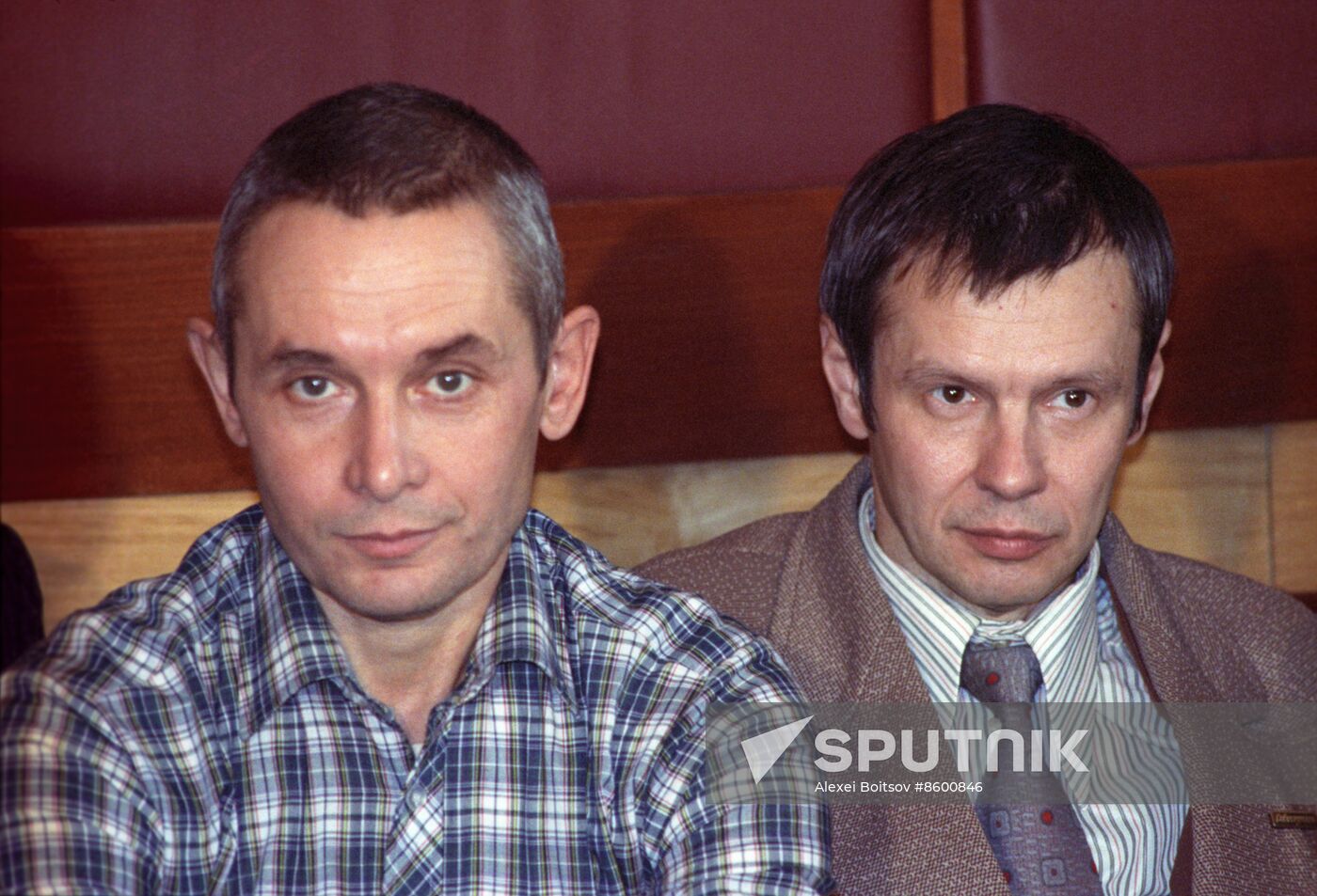 Political prisoners' news conference in Sobesednik weekly's editorial office