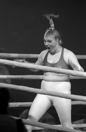 Stallone Rockets women's wrestling show in Moscow