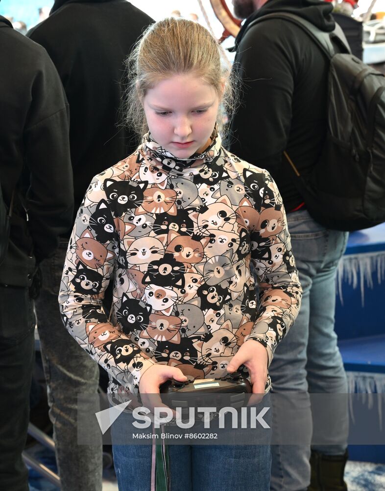 RUSSIA EXPO. Building Brick Wall masterclass