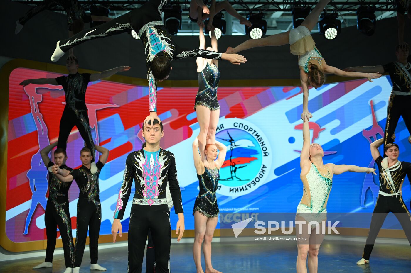 RUSSIA EXPO. Russian national acrobatics team