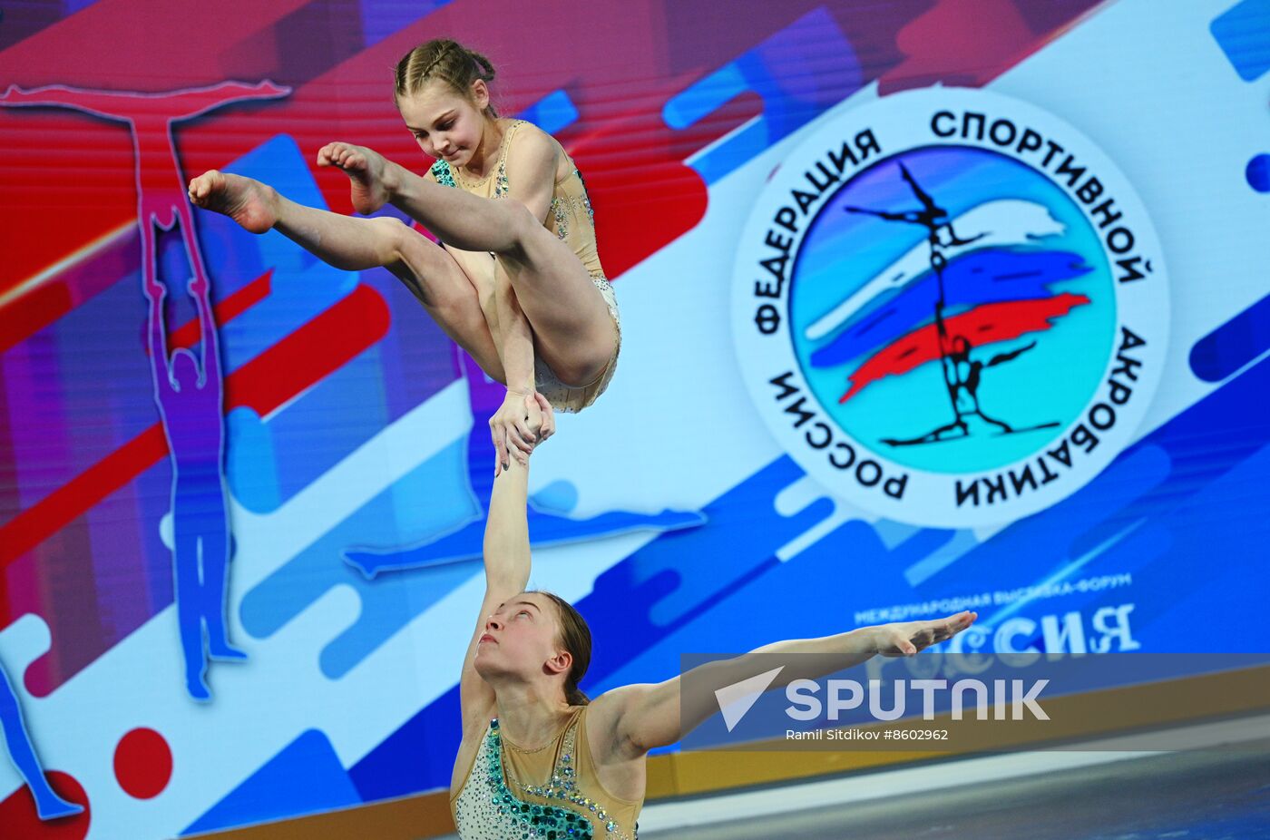 RUSSIA EXPO. Russian national acrobatics team