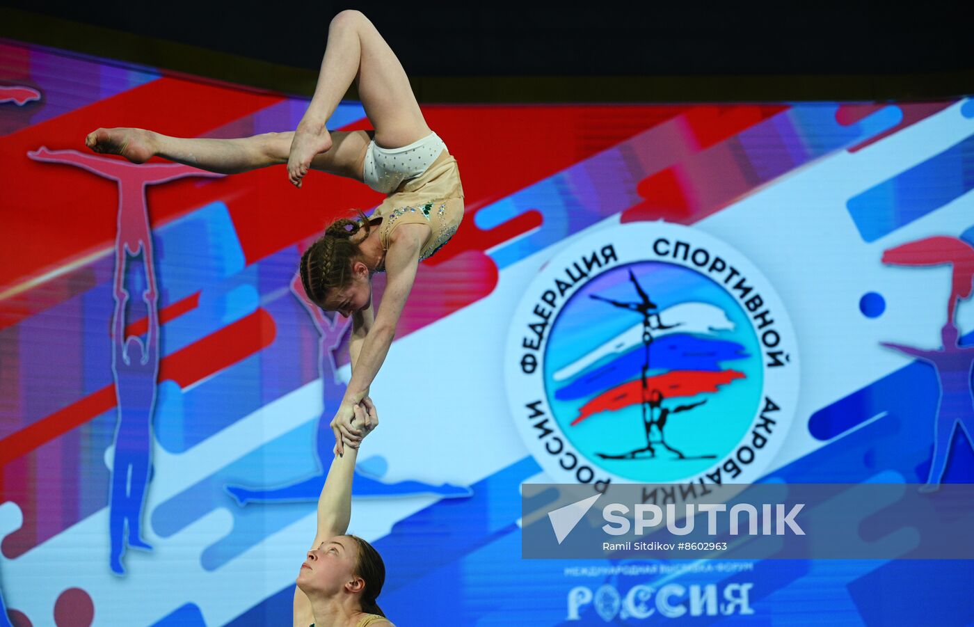 RUSSIA EXPO. Russian national acrobatics team