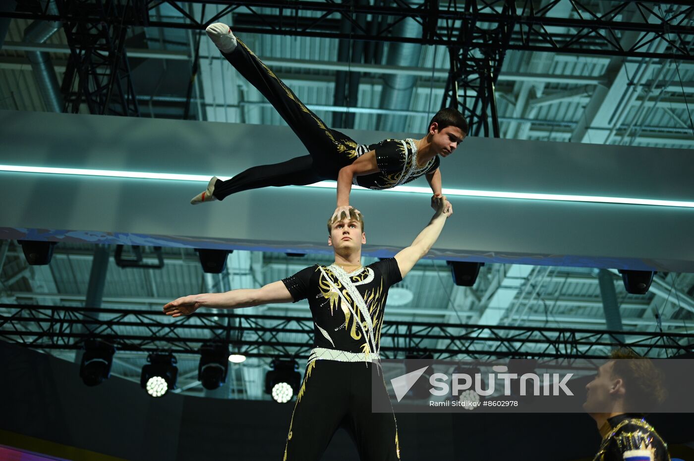 RUSSIA EXPO. Russian national acrobatics team