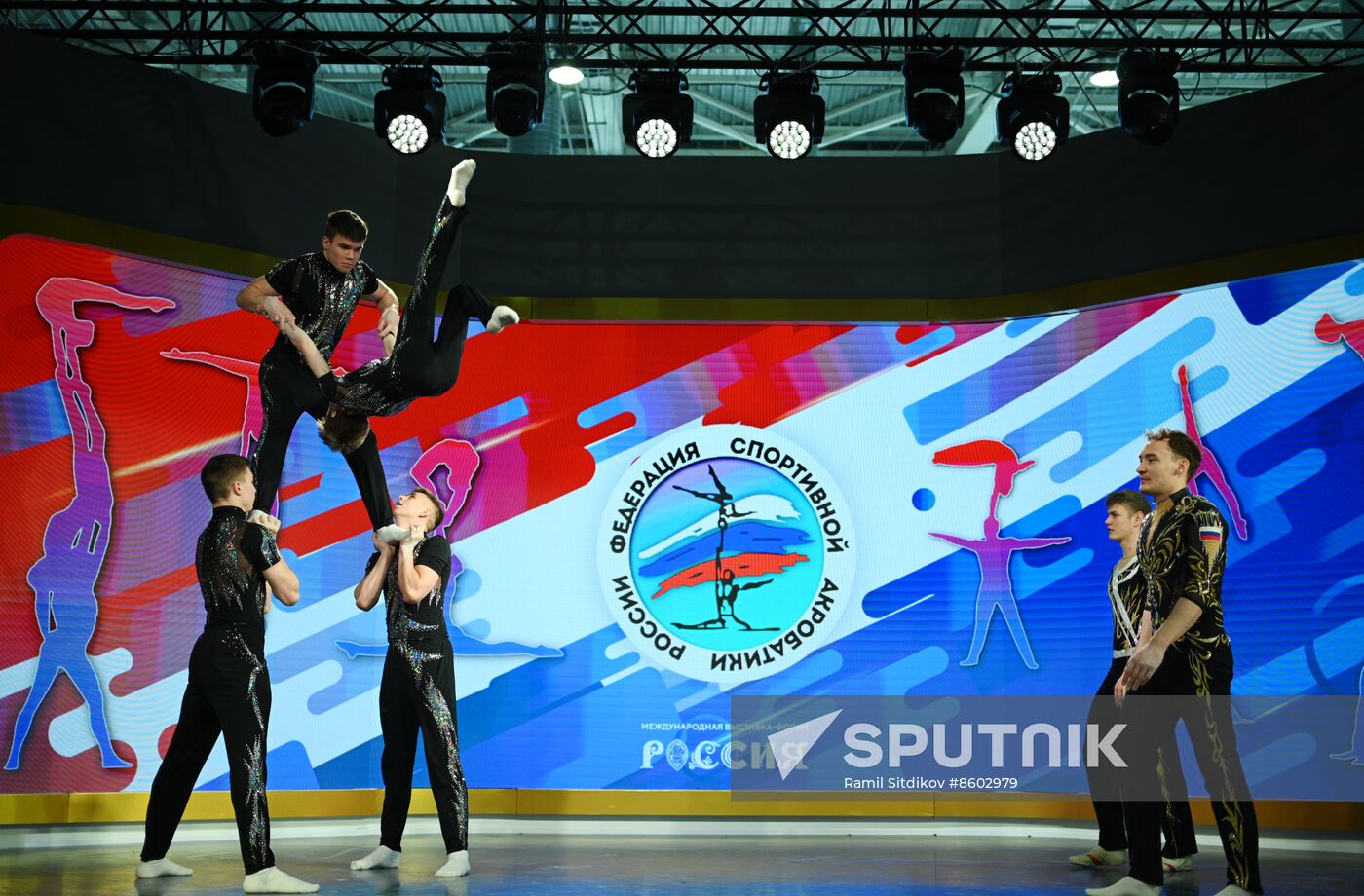 RUSSIA EXPO. Russian national acrobatics team