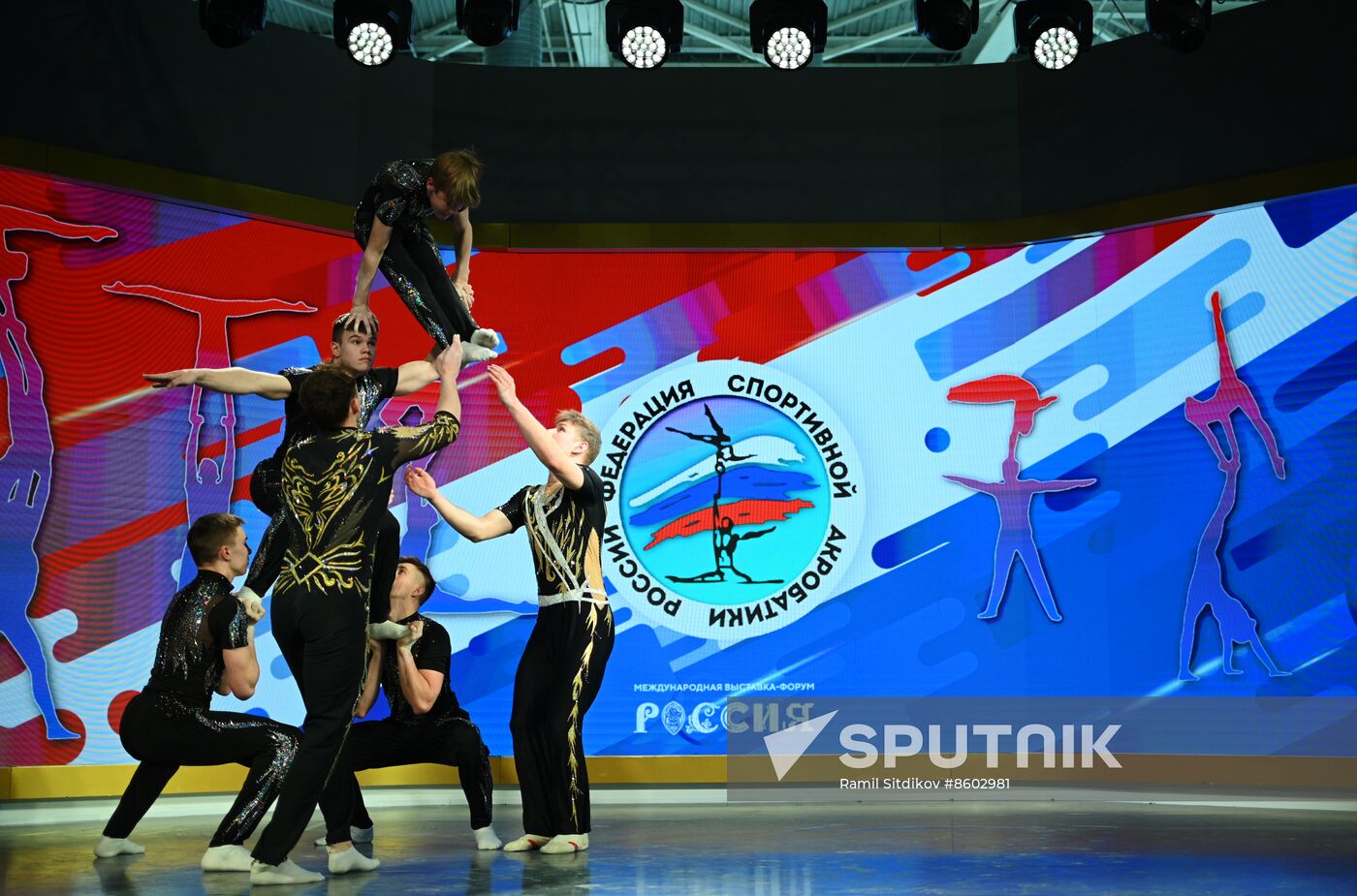 RUSSIA EXPO. Russian national acrobatics team