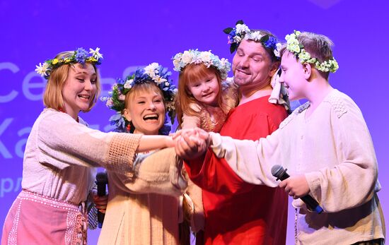 RUSSIA EXPO. Dynasties of Russia contest track: Family Talent Show category