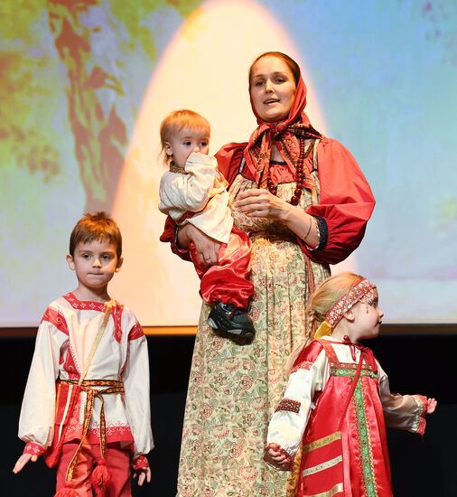 RUSSIA EXPO. Dynasties of Russia contest track: Family Talent Show category