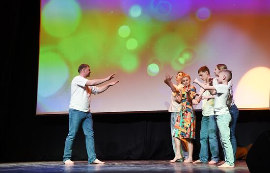 RUSSIA EXPO. Dynasties of Russia contest track: Family Talent Show category
