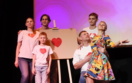 RUSSIA EXPO. Dynasties of Russia contest track: Family Talent Show category