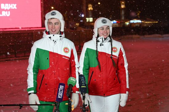 The International RUSSIA EXPO Forum and Exhibition. Families participating in lighting up the Heart of Russia family hearth during the launch of the Year of Family, speak to the media. Main outdoor stage. Samat and Syumbel Ziyatdinov from Tatarstan. Location: Russia, Moscow. Author: Maksim Blinov/Sputnik. RUSSIA EXPO. Year of Family launch ceremony during Loved Ones Forum