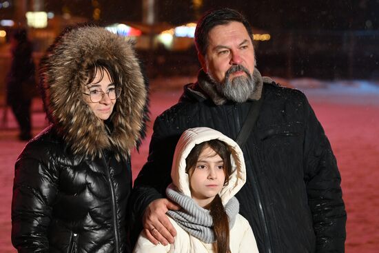 The International RUSSIA EXPO Forum and Exhibition. Families participating in lighting up the Heart of Russia family hearth during the launch of the Year of Family, speak to the media. Main outdoor stage. Vasily and Viktoria Vasin from the Donetsk People's Republic. Location: Russia, Moscow. Author: Maksim Blinov/Sputnik. RUSSIA EXPO. Year of Family launch ceremony during Loved Ones Forum