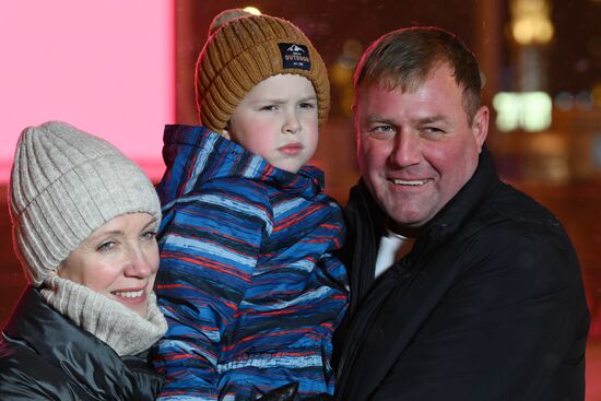 The International RUSSIA EXPO Forum and Exhibition. Press scrums with families taking part in the launch of the Year of Family during the Loved Ones forum. Lighting up the Heart of Russia family hearth, main outdoors stage. Vladimir and Yulia Sazhayev from the Zaporozhye Region. Location: Russia, Moscow. Author: Maksim Blinov/Sputnik. RUSSIA EXPO. Year of Family launch ceremony during Loved Ones Forum