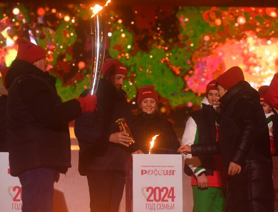The International RUSSIA EXPO Forum and Exhibition. The launch of the Year of Family during the Loved Ones forum. Lighting up the Heart of Russia family hearth, main outdoors stage. Konstantin Khetagurov and Anzhelika Kardanova from the Republic of North Ossetia - Alania. Location: Russia, Moscow. Author: Mikhail Voskresenskiy/Sputnik. RUSSIA EXPO. Year of Family launch ceremony during Loved Ones Forum