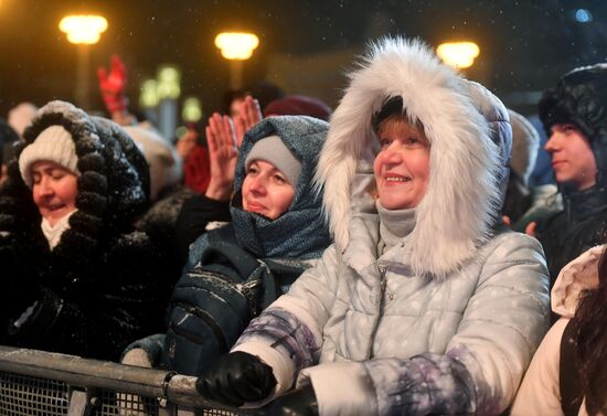 The International RUSSIA EXPO Forum and Exhibition. The launch of the Year of Family during the Loved Ones forum. Lighting up the Heart of Russia family hearth, main outdoors stage. Location: Russia, Moscow. Author: Mikhail Voskresenskiy/Sputnik. RUSSIA EXPO. Year of Family launch ceremony during Loved Ones Forum