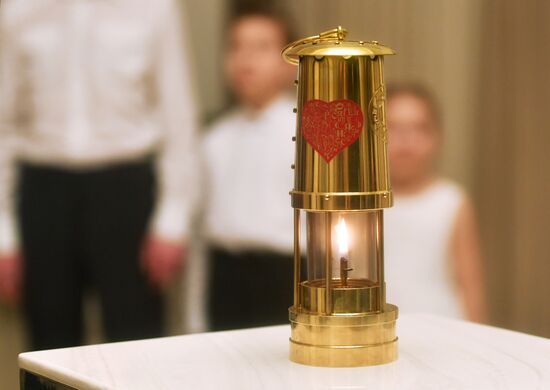 The International RUSSIA EXPO Forum and Exhibition. The launch of the Year of Family during the Loved Ones forum. Lighting up the Heart of Russia family hearth at the Wedding Palace at VDNKh. Location: Russia, Moscow. Author: Mikhail Voskresenskiy/Sputnik. RUSSIA EXPO. Year of Family launch ceremony during Loved Ones Forum