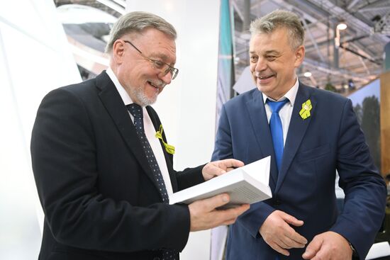 RUSSIA EXPO. Opening heroic week at St. Petersburg stand