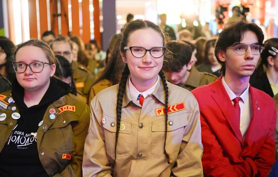 RUSSIA EXPO. Presentation of guide uniforms for World Youth Festival