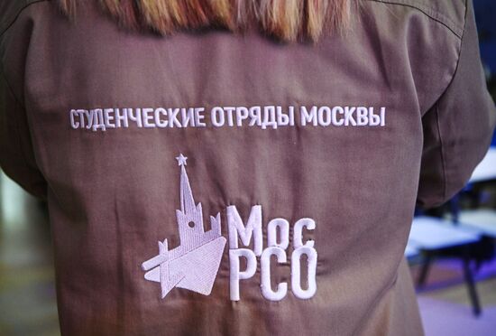 RUSSIA EXPO. Presentation of guide uniforms for World Youth Festival