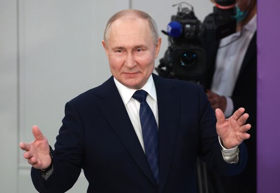 Russia Putin Northwestern Federal District