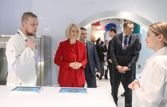 RUSSIA EXPO. Viktoria Abramchenko tours exhibition on Ecology Day