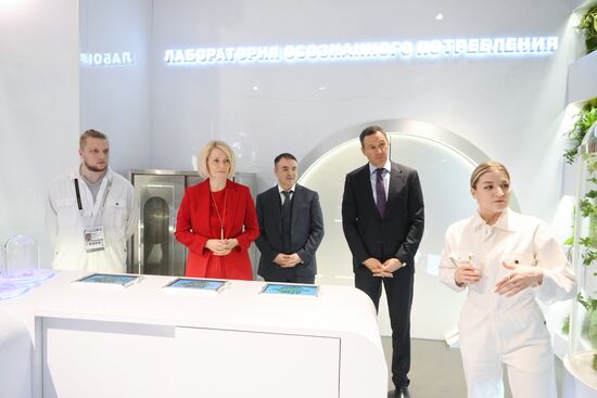 RUSSIA EXPO. Viktoria Abramchenko tours exhibition on Ecology Day