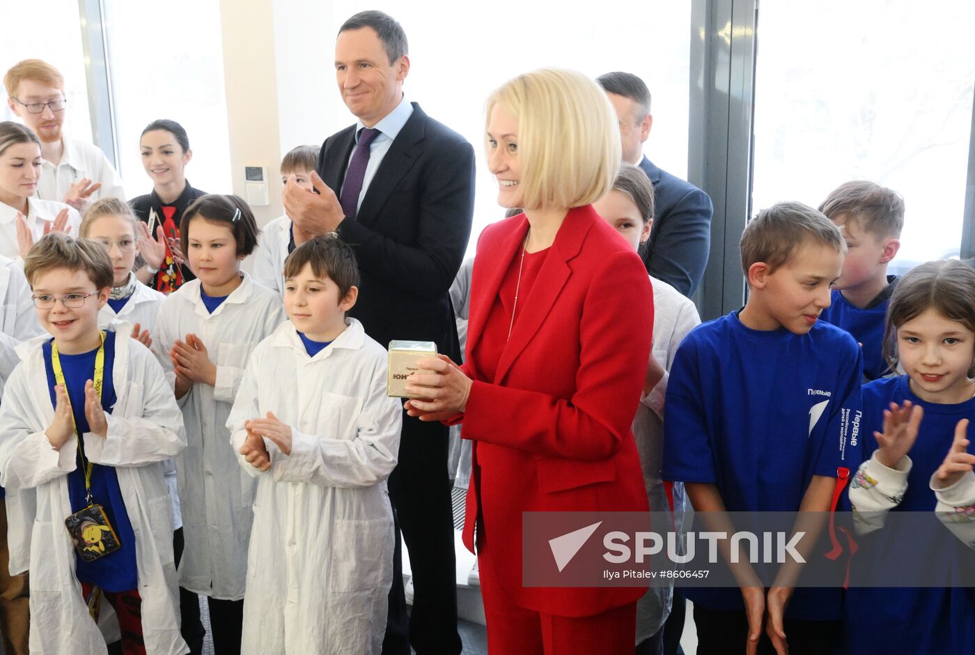 RUSSIA EXPO. Viktoria Abramchenko tours exhibition on Ecology Day