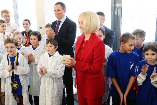 RUSSIA EXPO. Viktoria Abramchenko tours exhibition on Ecology Day