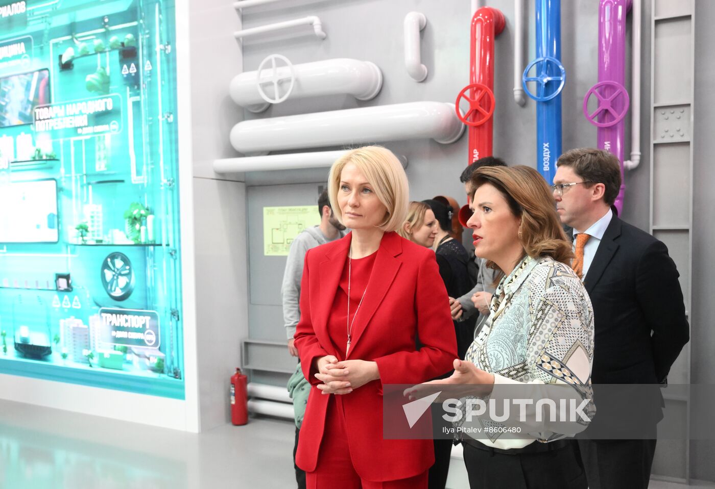 RUSSIA EXPO. Viktoria Abramchenko tours exhibition on Ecology Day
