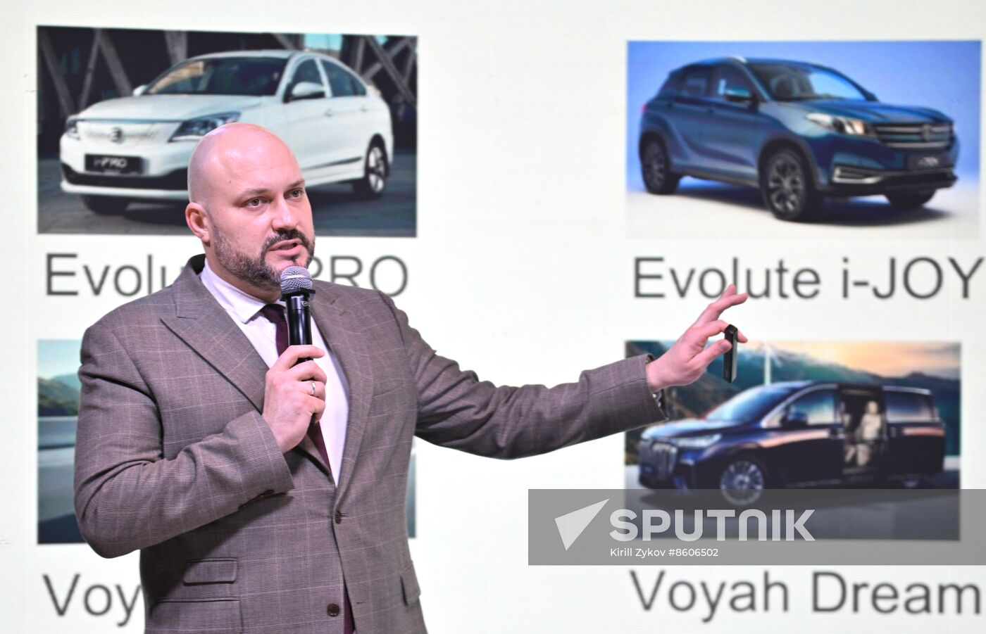 RUSSIA EXPO. Presentation of eco-friendly cars by Evolute